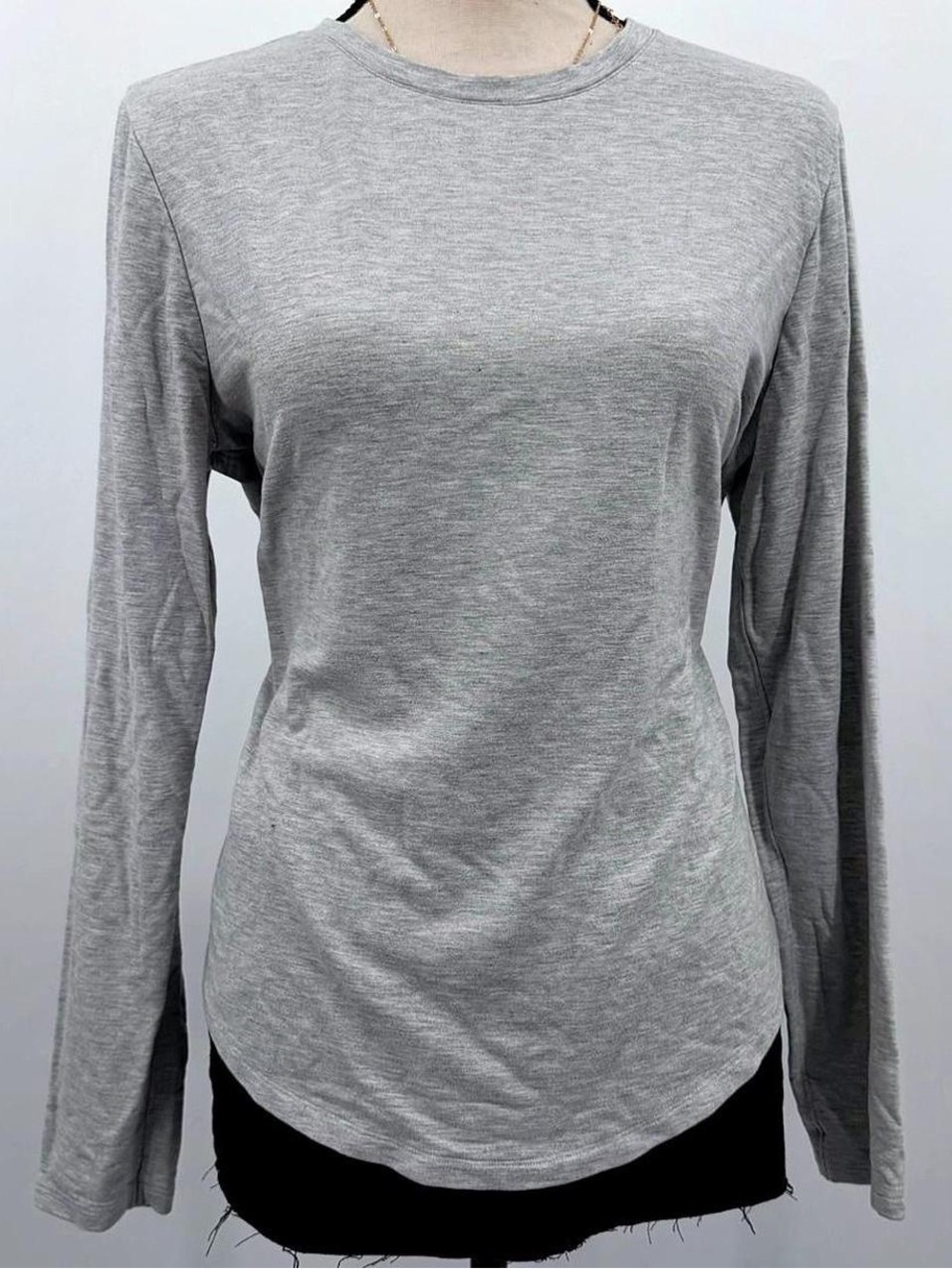 Lululemon Women’s Grey Long Sleeve Crewneck Top